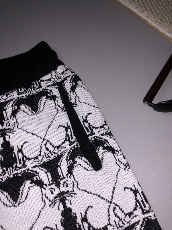 ブランドハーフパンツ側面デザイン